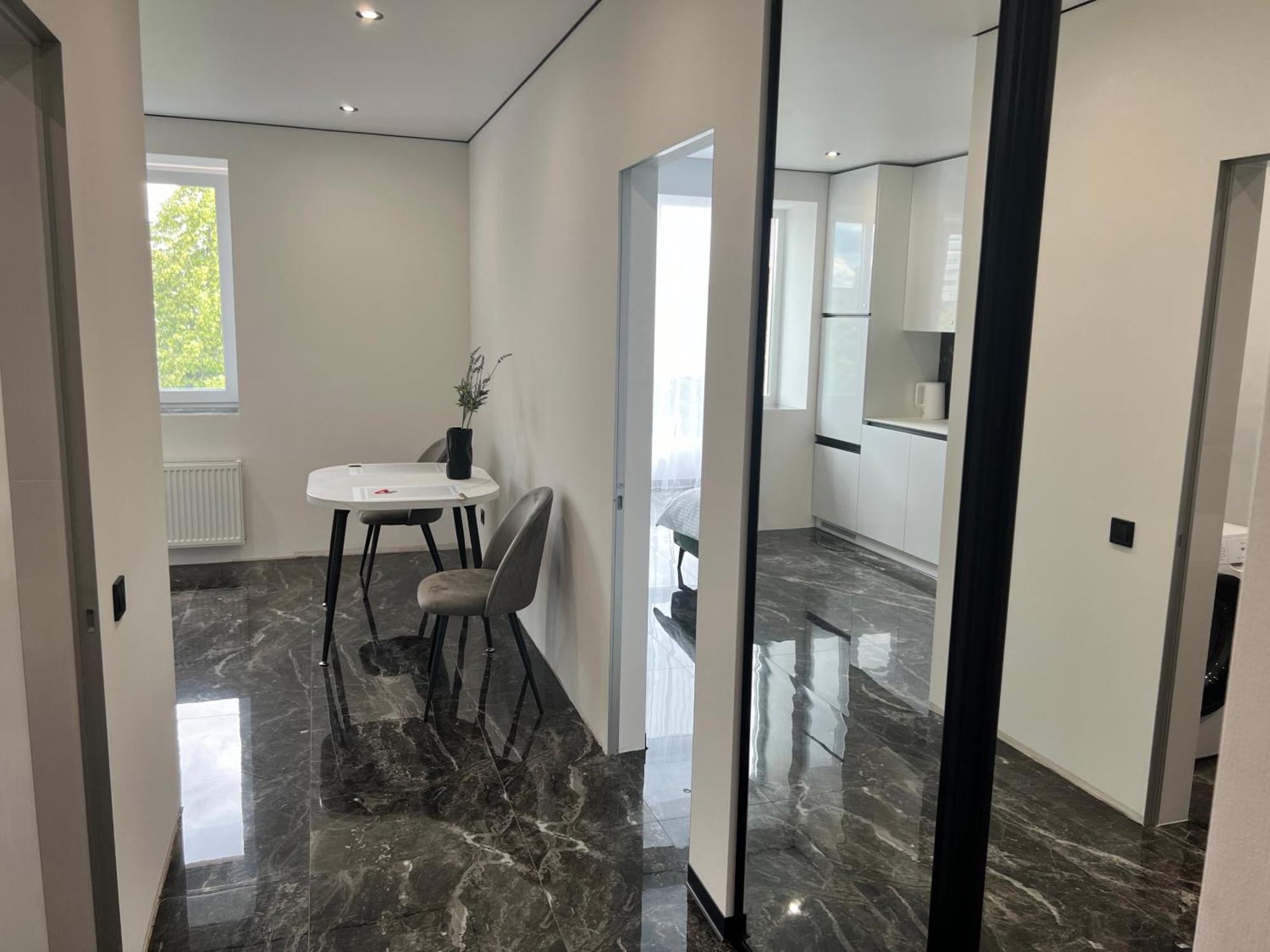 Люкс Апартаменти В Жкарена Та Жк Great House Rivne Exterior photo